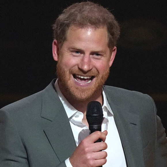 Le prince Harry et Meghan Markle lors de la cérémonie d'ouverture des Invictus Games 2020 à La Haye, le 16 avril 2022. 