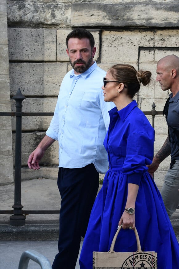 Ben Affleck et sa femme Jennifer Affleck (Lopez) ont visité le musée de l'Orangerie avec leurs enfants respectifs Seraphina, Violet, Maximilian et Emme lors de leur lune de miel à Paris, le 25 juillet 2022. 