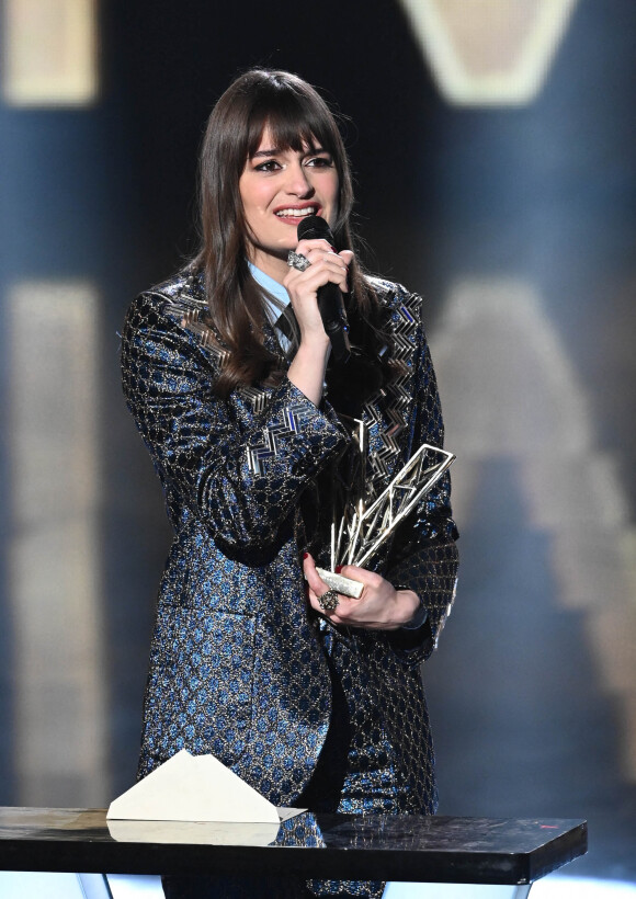 Clara Luciani (Artiste féminine de l'année et Album de l'année pour "Coeur") lors de la 37ème cérémonie des Victoires de la musique à la Seine musicale de Boulogne-Billancourt, le 11 février 2022. © Guirec Coadic/Bestimage 