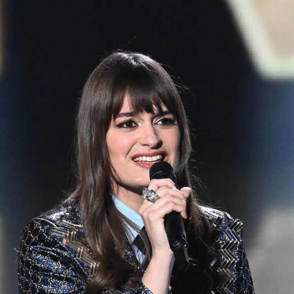 Clara Luciani (Artiste féminine de l'année et Album de l'année pour "Coeur") lors de la 37ème cérémonie des Victoires de la musique à la Seine musicale de Boulogne-Billancourt, le 11 février 2022. © Guirec Coadic/Bestimage 