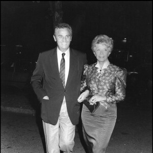 Roger Hanin avec son épouse à Paris en septembre 1984.