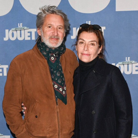 Antoine de Caunes et sa femme Daphné Roulier - Avant-première du film "Le Nouveau Jouet" au Grand Rex à Paris le 9 octobre 2022. © Coadic Guirec/Bestimage