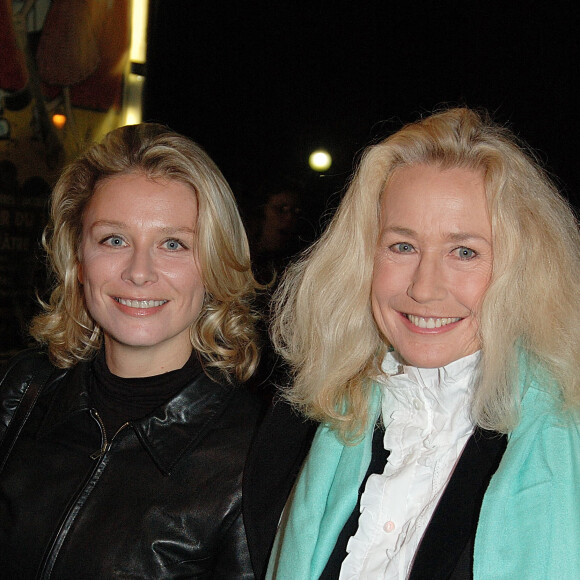 Archives. Marie Adam et sa mère Brigitte Fossey à Paris en 2004