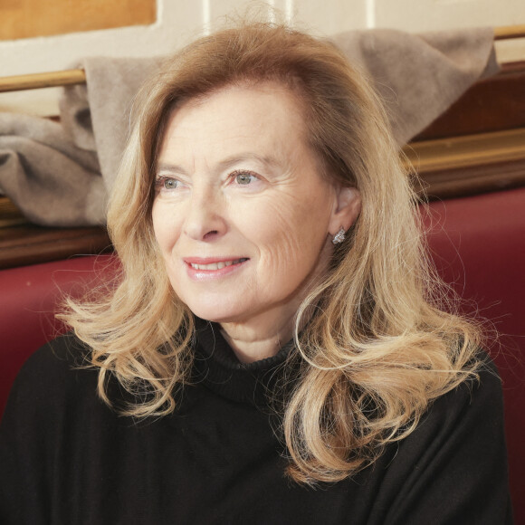 Valérie Trierweiler - C.Mathivat, présidente des "Deux Magots", reçoit pour le nouveau rendez-vous de l'établissement, "Déjeuner Beauvoir" à Paris. © Jack Tribeca / Bestimage 