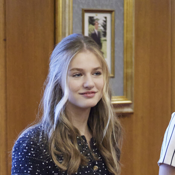 Le roi Felipe VI, la reine Letizia, la princesse Leonor et L'infante Sofia d'Espagne reçoivent les lauréats du 30ème Prix Princesse des Asturies à l'hôtel Reconquista à Oviedo, Espagne, le 28 octobre 2022. 