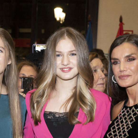 La reine Letizia d'Espagne, la princesse Sofia et la princesse Leonor au concert de clôture du festival "XXX Musical Week" à Oviedo. Le 27 octobre 2022 