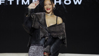 Rihanna prête pour le Super Bowl : look sexy et original... le ton est donné !