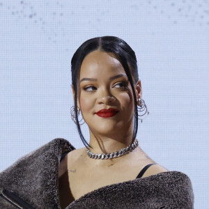 Rihanna en conférence de presse en marge du Super Bowl. Photo de John Angelillo/UPI/ABACAPRESS.COM