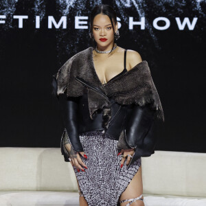 Rihanna en conférence de presse en marge du Super Bowl. Photo de John Angelillo/UPI/ABACAPRESS.COM