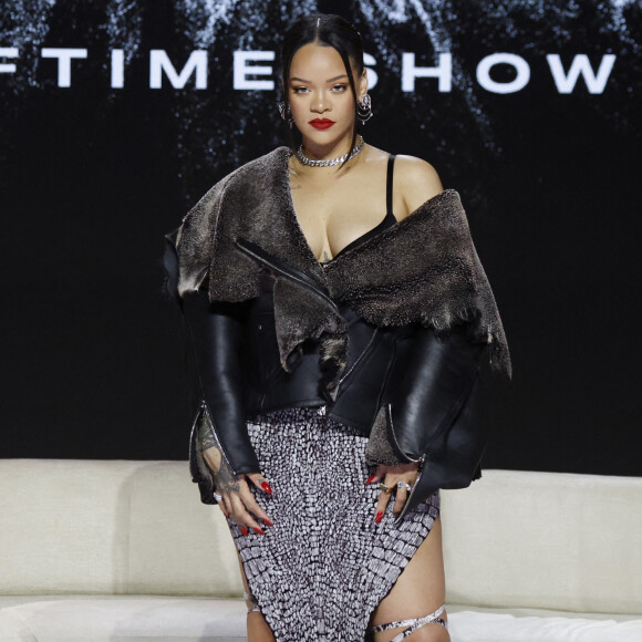 Rihanna en conférence de presse en marge du Super Bowl. Photo de John Angelillo/UPI/ABACAPRESS.COM