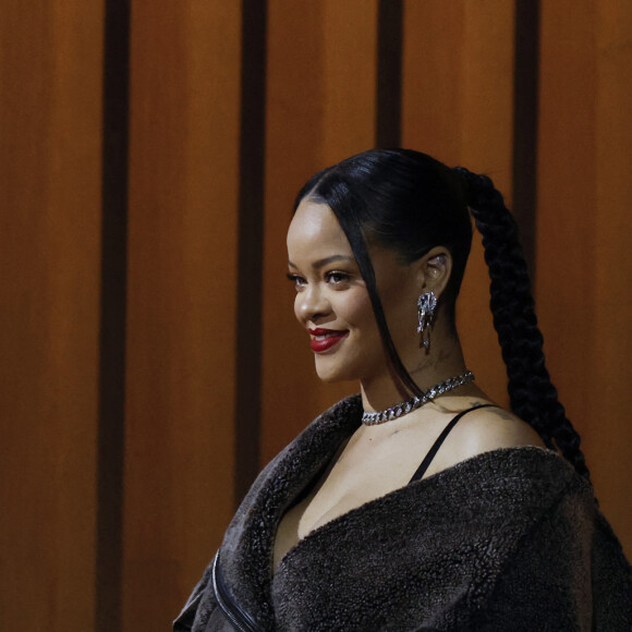 Rihanna en conférence de presse en marge du Super Bowl. Photo de John Angelillo/UPI/ABACAPRESS.COM