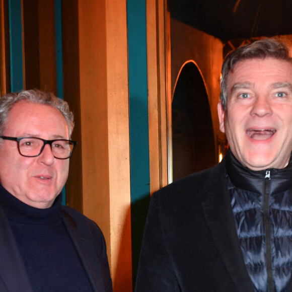 Exclusif - Richard Ferrand et Arnaud Montebourg à la générale de la comédie musicale "Al Capone" aux Folies Bergère à Paris le 9 février 2023. © Veeren / B. Rindoff / Bestimage 