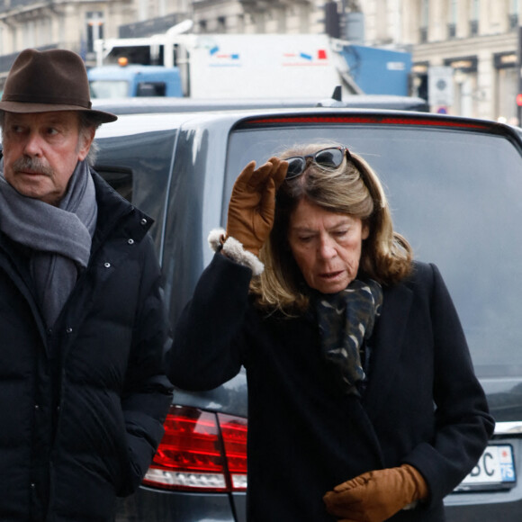 Michel Leeb et sa femme Béatrice - Obsèques de Philippe Tesson en l'église Saint-Germain-des-Prés à Paris, le 10 février 2023. © Christophe Clovis / Bestimage