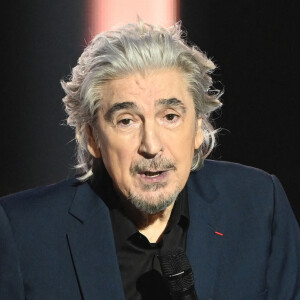 Serge Lama (Victoire d'honneur) lors de la 38ème cérémonie des Victoires de la musique à la Seine musicale de Boulogne-Billancourt, France, le 10 février 2023. © Coadic Guirec/Bestimage 