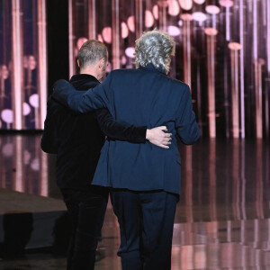 Calogero et Serge Lama (Victoire d'honneur) lors de la 38ème cérémonie des Victoires de la musique à la Seine musicale de Boulogne-Billancourt, France, le 10 février 2023. © Coadic Guirec/Bestimage 