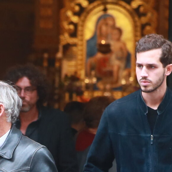 Paul Belmondo et son fils Victor - Obsèques de Charles Gérard en la cathédrale arménienne Saint-Jean-Baptiste de Paris. Le 26 septembre 2019 
