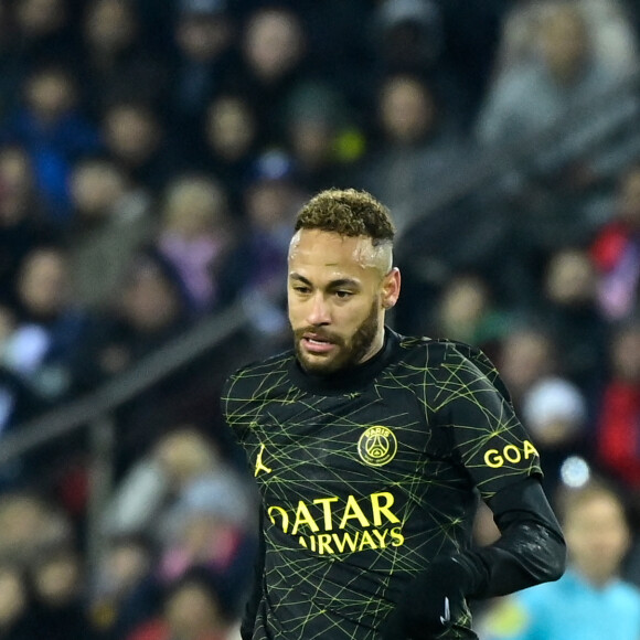 Neymar Jr ( 10 - PSG ) - Match de Ligue 1 Uber Eats "PSG - Reims (1-1)" au Parc des Princes, le 29 janvier 2023. A l'occasion du Nouvel An chinois, les joueurs portent un maillot avec leurs