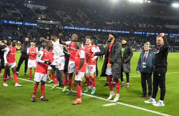 Remerciements des joueurs de Reims aux supporters - Match de Ligue 1 Uber Eats "PSG - Reims (1-1)" au Parc des Princes, le 29 janvier 2023. A l'occasion du Nouvel An chinois, les joueurs portent un maillot avec leurs noms floqués en mandarin. 