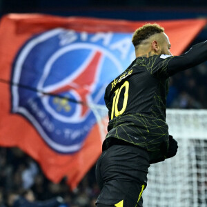 Attitude - Joie de Neymar Jr ( 10 - PSG ) - Match de Ligue 1 Uber Eats "PSG - Reims (1-1)" au Parc des Princes, le 29 janvier 2023. A l'occasion du Nouvel An chinois, les joueurs portent un maillot avec leurs noms floqués en mandarin. 