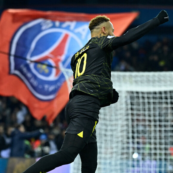 Attitude - Joie de Neymar Jr ( 10 - PSG ) - Match de Ligue 1 Uber Eats "PSG - Reims (1-1)" au Parc des Princes, le 29 janvier 2023. A l'occasion du Nouvel An chinois, les joueurs portent un maillot avec leurs noms floqués en mandarin. 