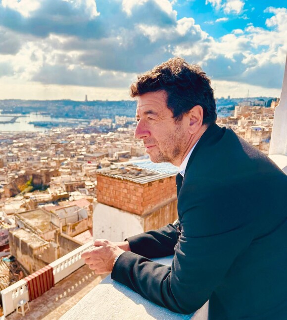 Patrick Bruel lors d'un séjour en Algérie.