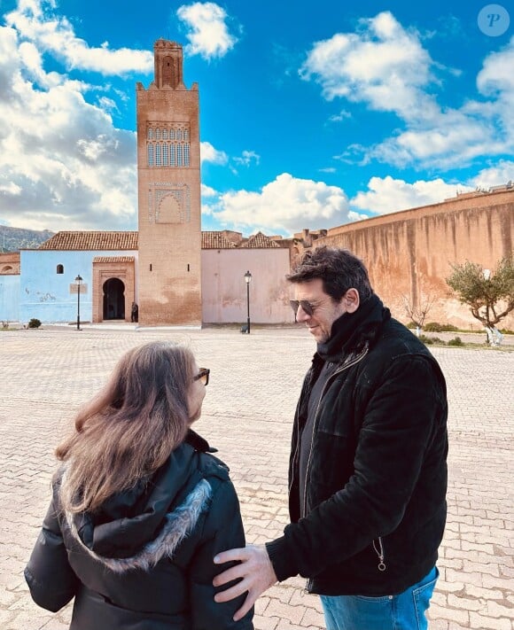 Patrick Bruel et sa maman lors d'un séjour en Algérie. Le 3 février 2023.
