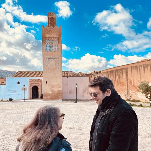 Patrick Bruel et sa maman lors d'un séjour en Algérie. Le 3 février 2023.