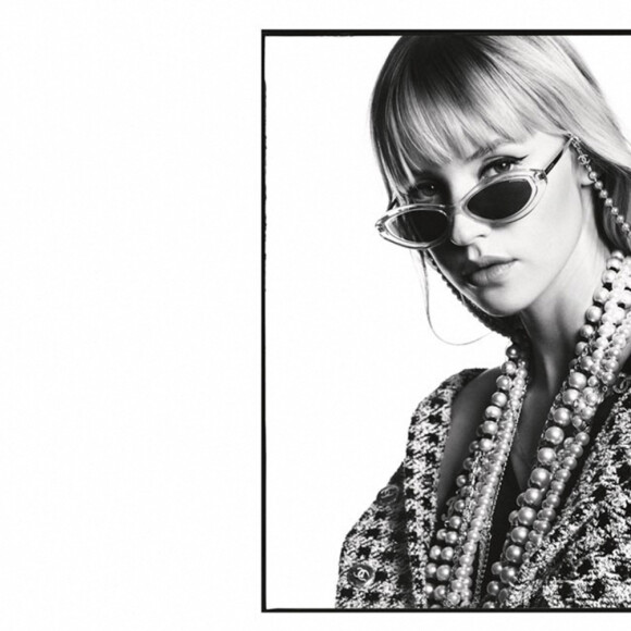 Chanel a récemment partagé sa campagne de lunettes Printemps / Été 2020, en faisant appel à son collaborateur de longue date Pharrell comme l'une des stars des images en noir et blanc. Aux côtés de la chanteuse, le label français a également recruté divers autres musiciens et acteurs, mettant en vedette la chanteuse belge Angèle, les actrices françaises Isabelle Adjani, l'actrice américaine Margaret Qualley et le chanteur française Sébastien Tellier.