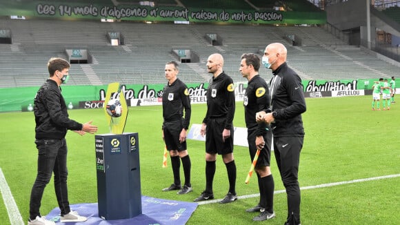 Notes de frais falsifiées, faux justificatifs : un célèbre arbitre de Ligue 1 pris la main dans le sac !