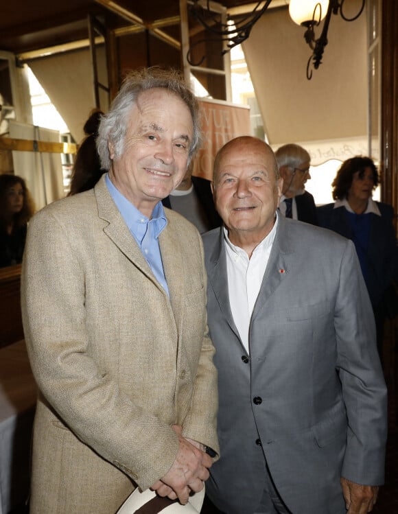 Exclusif - Franz-Olivier Giesbert, Marc Ladreit de Lacharrière - Remise du Prix de la Revue des Deux Mondes au Bistrot de Paris, Paris le 31 mai 2022. © Marc Ausset-Lacroix / Bestimage