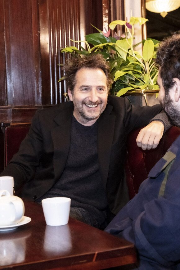 Exclusif - Edouard Baer, Mouloud Achour pendant le tournage de Clique X, présenté par M.Achour et diffusé sur MyCanal à partir du 26 janvier 2022 à La Closerie des Lilas, à Paris, France, le 18 janvier 2022. © Jack Tribeca/Bestimage 