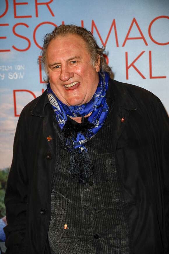 Edouard Baer avait été "un peu gênant" lors de son diner au Fouquet's après la cérémonie des Césars.
Gérard Depardieu à la première du film "The Taste of Small Things" à Berlin.