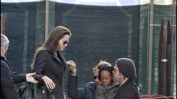 Angelina Jolie : Toutes les photos de ses retrouvailles avec son papa Jon Voight en famille ! (réactualisé)