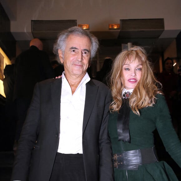 Bernard-Henri Lévy (BHL) et sa femme Arielle Dombasle - Présentation et Projection du Documentaire de Bernard-Henri Lévy (BHL) sur la guerre en Ukraine : "Slava Ukraini" (Gloire à l'Ukraine) au Cinéma Balzac à Paris, France, le 6 Février 2023. © Bertrand Rindoff / Bestimage 