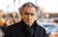 "Je vais mourir bientôt" : Bernard-Henri Lévy sur la fin de vie, cet âge qui l'effraie pour une raison bien précise