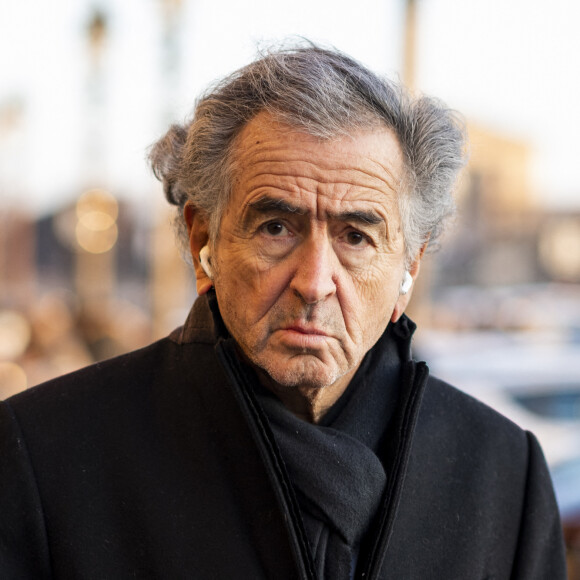 Exclusif - Bernard-Henri Lévy (BHL) arrive à l'hôtel Crillon à Paris