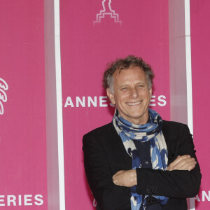 Charles Berling - 5e saison du festival International des Séries "Canneseries" à Cannes, France, le 3 avril 2022. © Denis Guignebourg/Bestimage