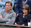 Côté coeur, elle est encouple avec l'ancien journaliste Pascal Humeau.
Le journaliste Pascal Humeau et sa compagne la journaliste Amandine Bégot (enceinte) - People dans les tribunes lors du tournoi de tennis de Roland Garros à Paris le 29 mai 2015.
