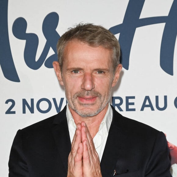 Son père est décédé un an plus tard après des mois de lutte...
Lambert Wilson - Avant-première du film "Une robe pour Mrs Harris" au cinéma Max Linder Panoramic à Paris le 25 octobre 2022.