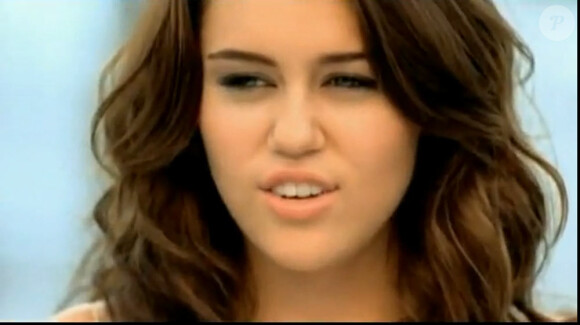Miley Cyrus - extraits de son dernier clip When You Look At Me