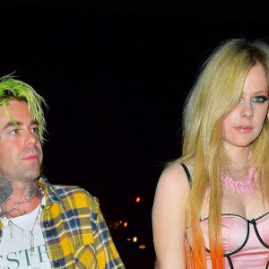 Exclusif - Avril Lavigne et Mod Sun quittent une soirée à New York le 29 juin 2022.