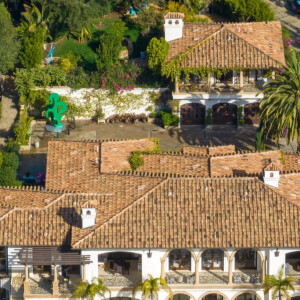 Exclusif - Vues aériennes de la villa qui a servi au tournage du documentaire Netflix "Harry & Meghan" à Los Angeles, le 11 décembre 2022. 