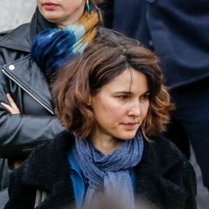 L'animatrice faisait cette annonce sur ses réseaux sociaux, confiant avoir "le coeur brisé".
Églantine Éméyé - Obsèques de Sébastien Demorand à la Coupole du crématorium du cimetière du Père-Lachaise à Paris, France, le 31 janvier 2020.