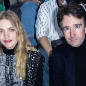 Antoine Arnault et sa femme Natalia Vodianova au front row du défilé Homme Louis Vuitton automne-hiver 2022/2023 dans le cadre de la Fashion Week de Paris, France, le 20 janvier 2022. © Borde-Rindoff/Bestimage