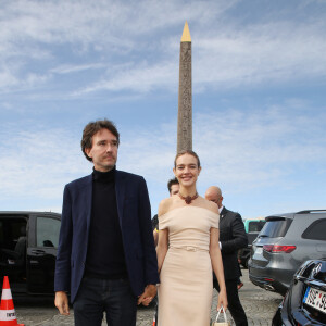 Natalia Vodianova et son mari Antoine Arnault - Arrivées au défilé de mode Dior lors de la la Fashion Week printemps/été 2022 de Paris, France, le 28 septembre 2021. © Denis Guignebourg/Bestimage