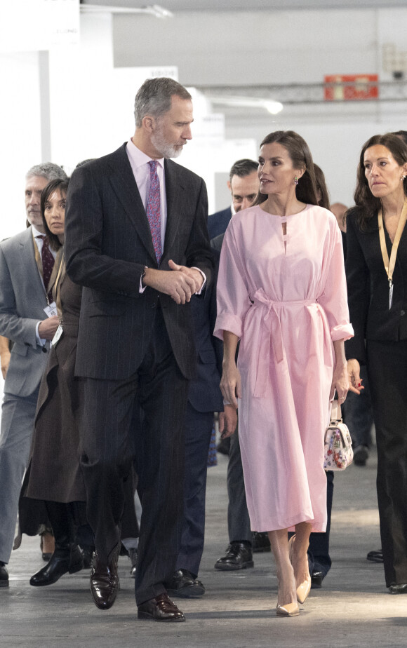 Le roi Felipe VI et la reine Letizia d'Espagne, inaugurent la 42ème Foire Internationale d'Art Contemporain-ARCO à Madrid, le 23 février 2023. 