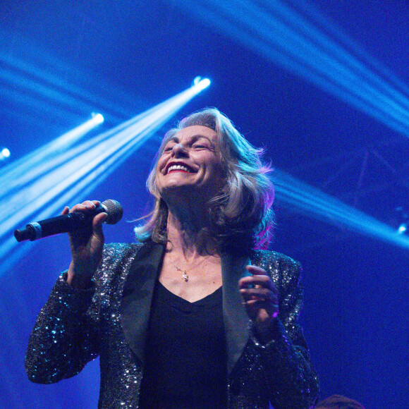 Lio - Les chanteurs de la tournée, les années 80, en concert au Phare à Chambéry le 25 novembre 2022.