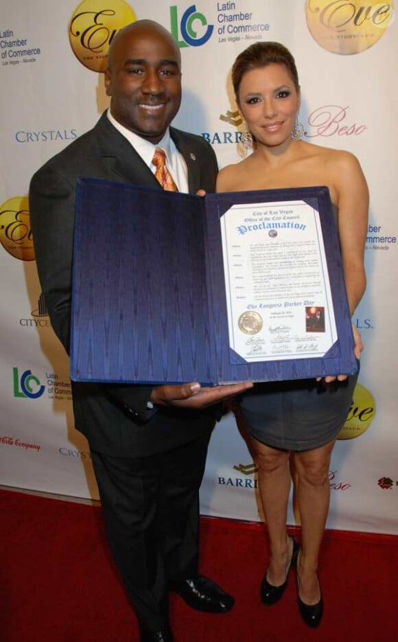 Eva Longoria est recompensée par la Chambre latine du commerce à Las Vegas. 20/02/2010