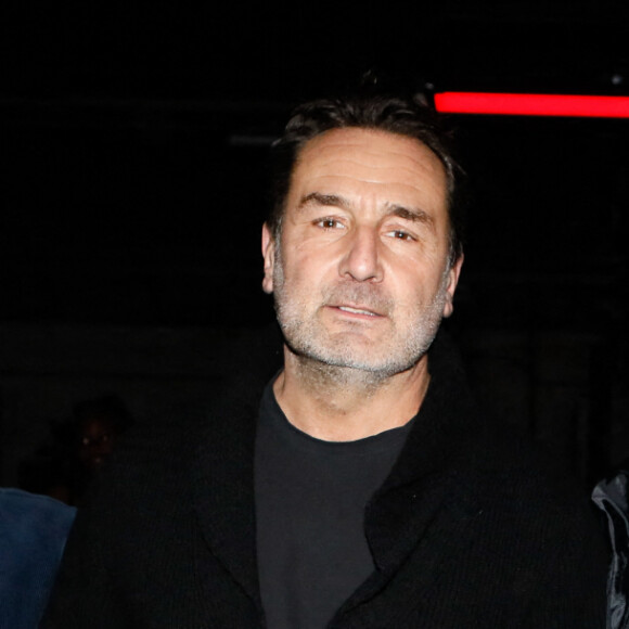 Ou encore Ora-ïto (Ito Morabito) et Gilles Lellouche, ce dernier vient de jouer avec lui dans Astérix et Obélix : L'Empire du Milieu
Semi-exclusif - Ora-ïto (Ito Morabito), Gilles Lellouche et Jonathan Cohen - Front Row au défilé Marcia prêt-à-porter automne-hiver 2023/2024 lors de la Fashion Week de Paris (PFW), au Garage Amelot, à Paris, France, le 1er mars 2023. © Christophe Clovis/Bestimage