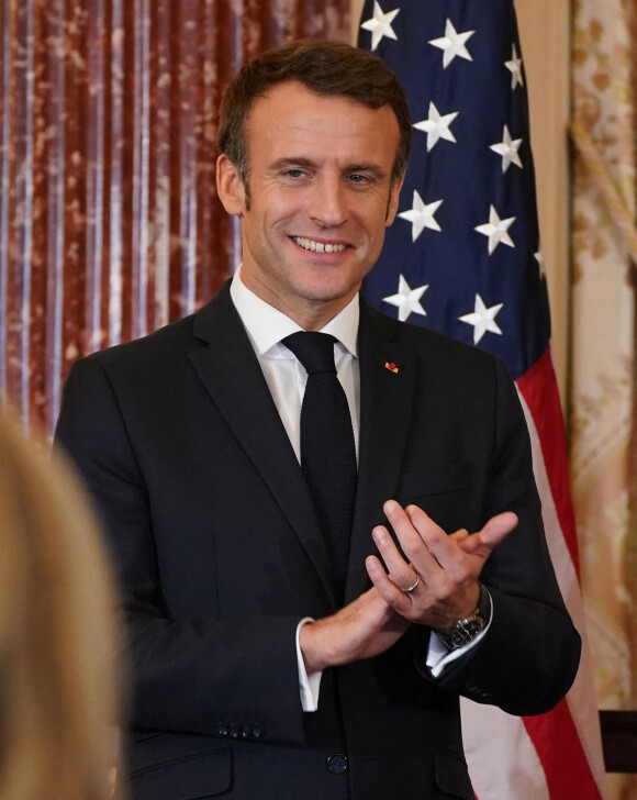 Le président Emmanuel Macron lors d'un déjeuner organisé par le secrétaire d'État américain Antony Blinken en l'honneur du président Emmanuel Macron et de Brigitte Macron, au Département d'État à Washington le 1er décembre 2022. 